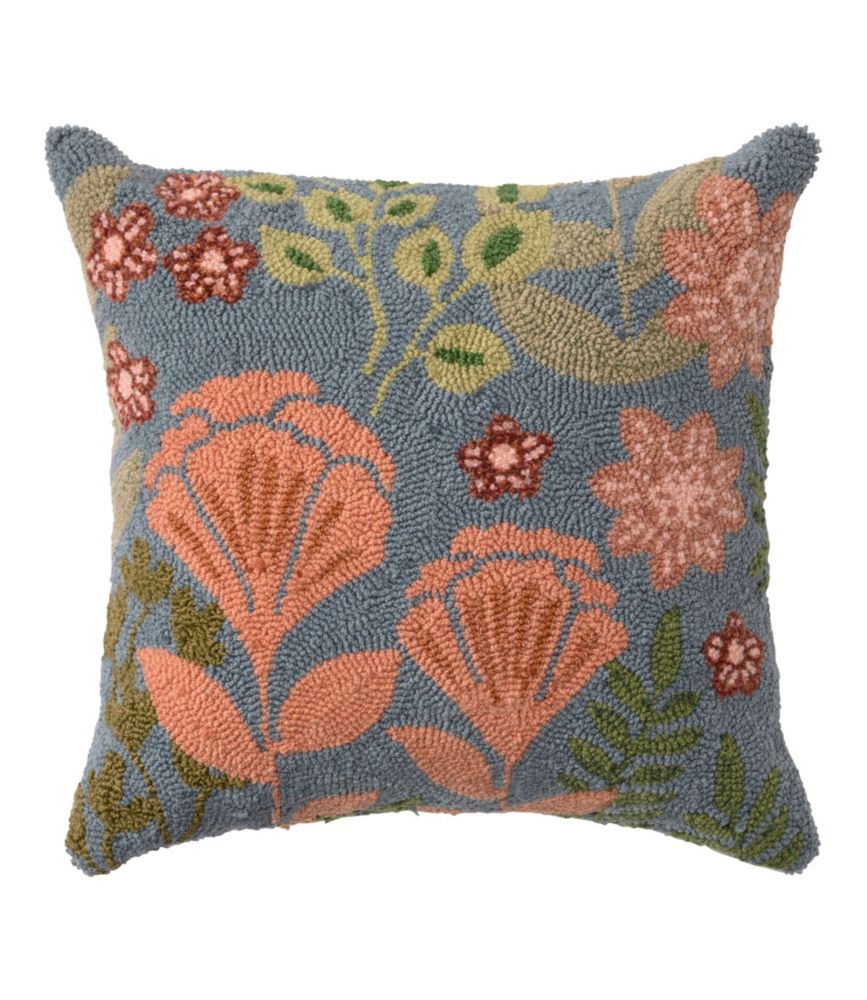Indoor/Outdoor Hooked Pillow, Floral Bloom, 18" x 18" - US 9059