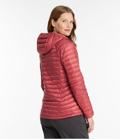 Women's Ultralight 850 Down Hooded Sweater - US 7426