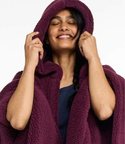 Cozy Sherpa Wearable Throw - US 8700