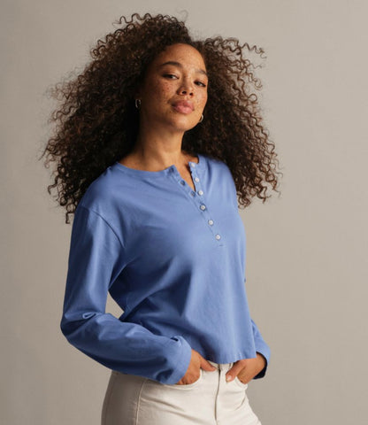 Women's Sunwashed Tee, Long-Sleeve Cropped Boxy Henley - US 4233
